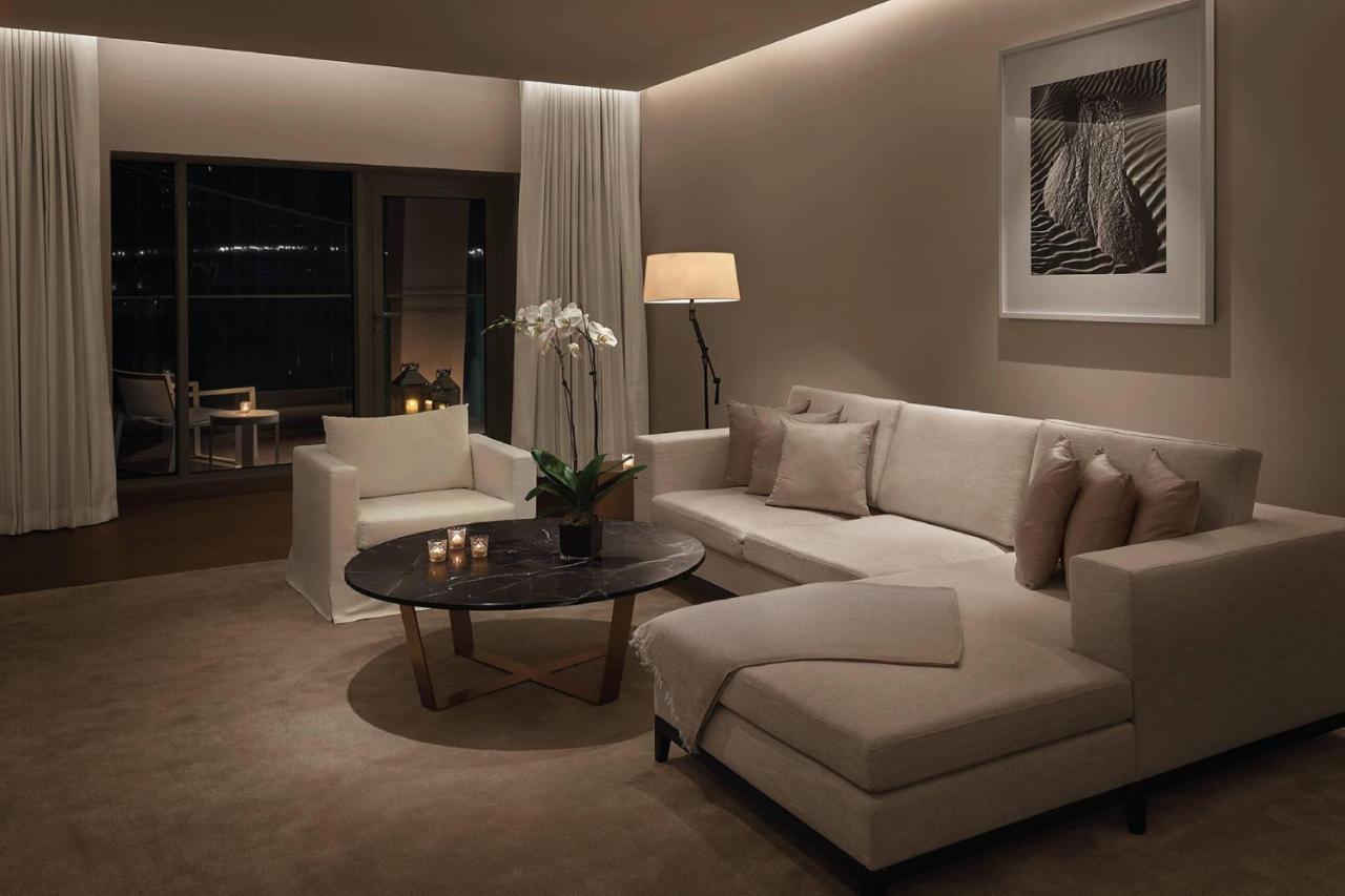 The Abu Dhabi Edition Esterno foto A living room