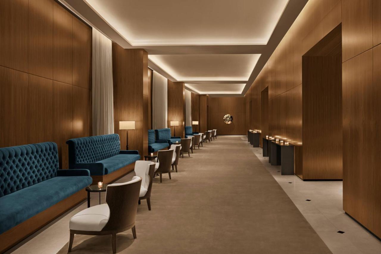 The Abu Dhabi Edition Esterno foto The interior of the lounge
