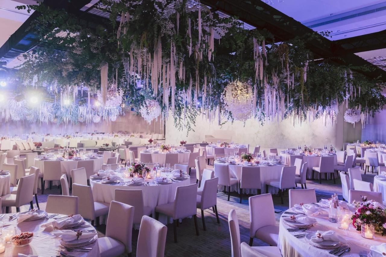 The Abu Dhabi Edition Esterno foto The ballroom at the Four Seasons Hotel
