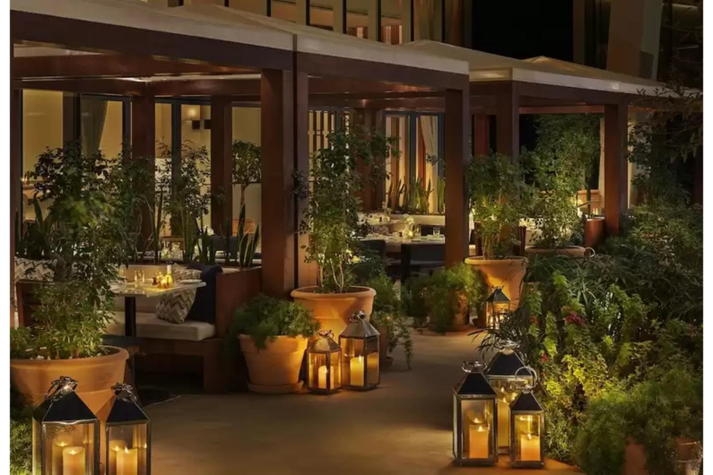 The Abu Dhabi Edition Esterno foto The Terrace at the Four Seasons Hotel
