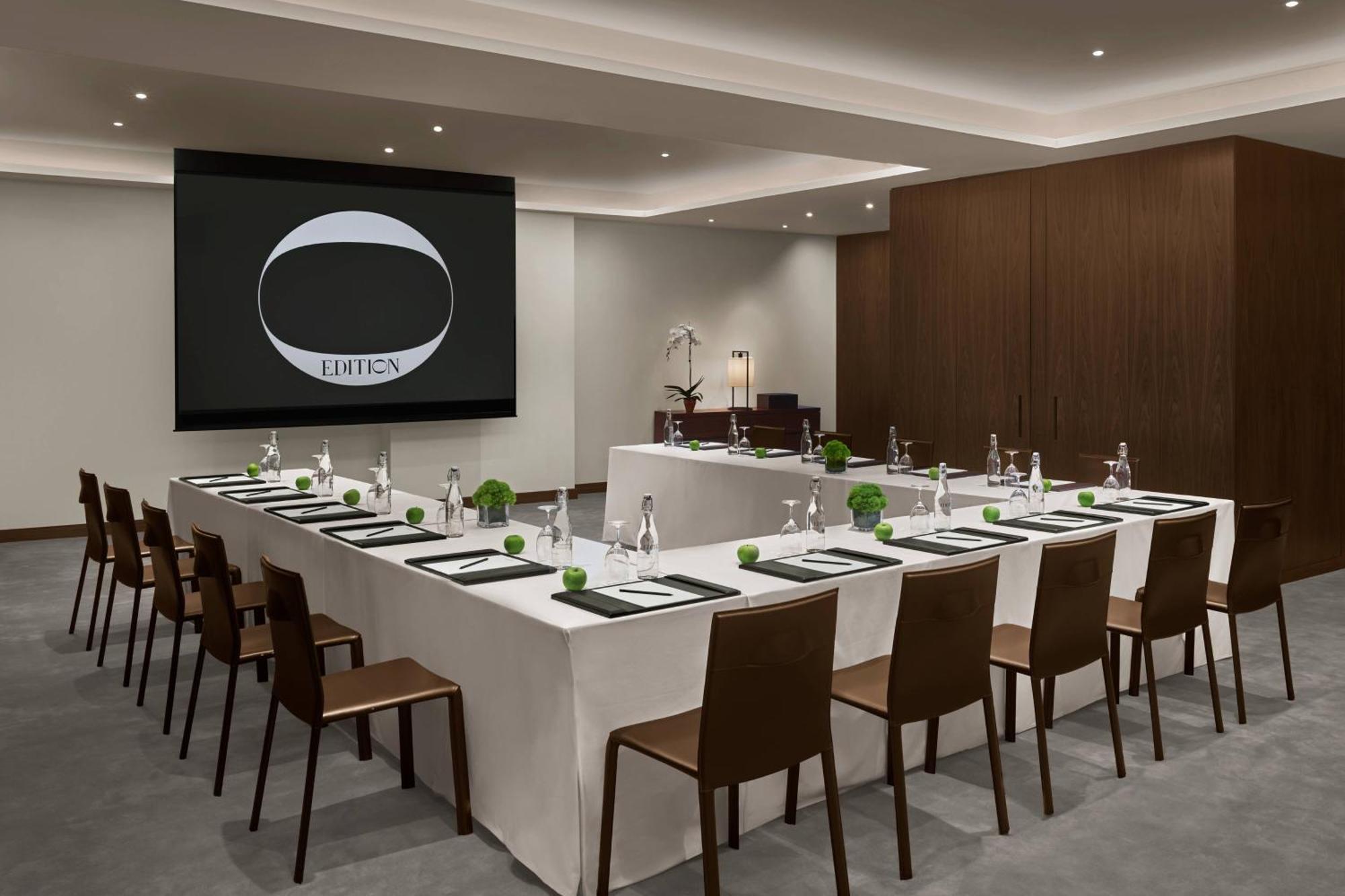 The Abu Dhabi Edition Esterno foto Meeting room at Le Méridien, Dubai