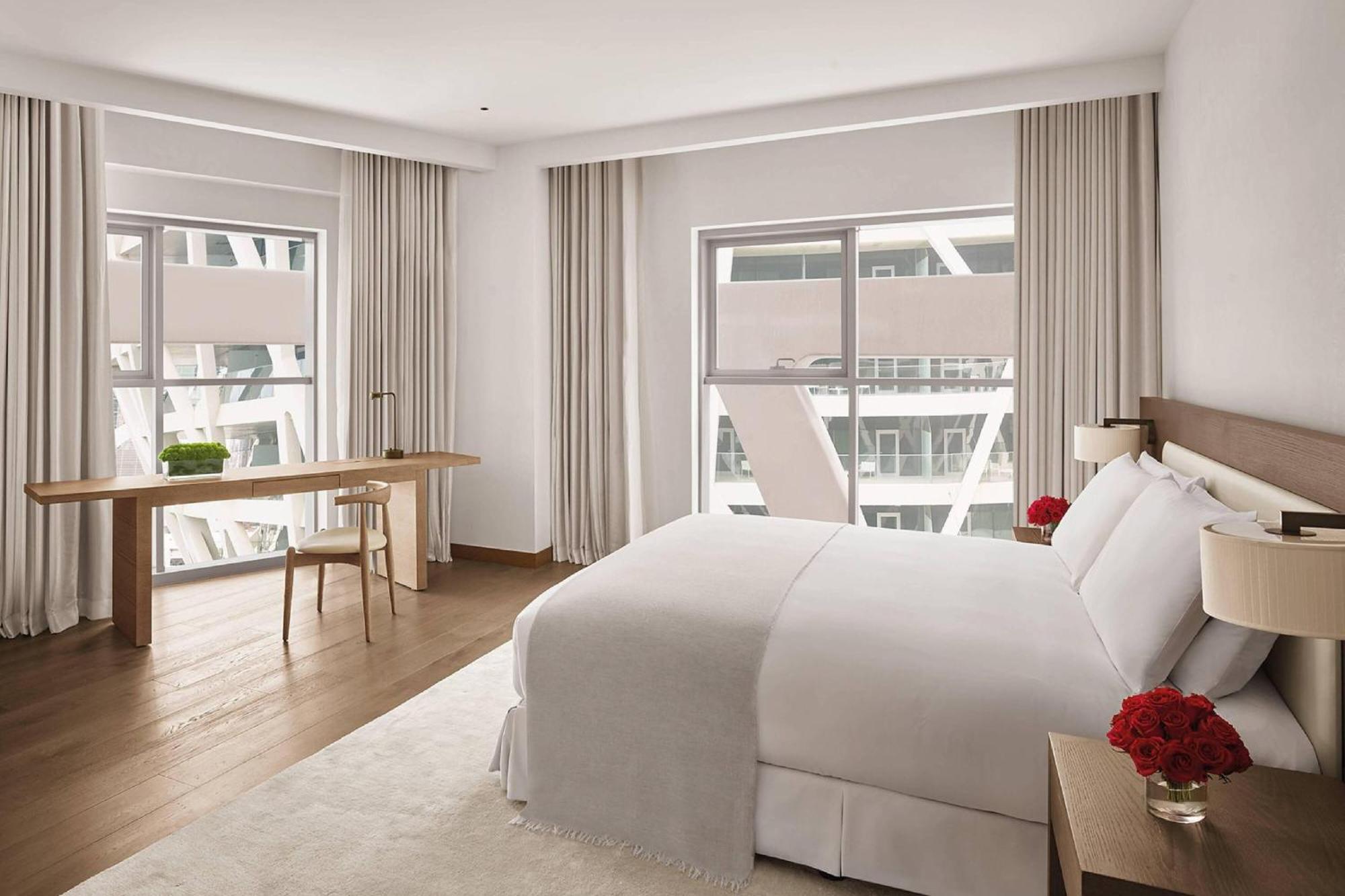 The Abu Dhabi Edition Esterno foto A bedroom at The London West Hollywood