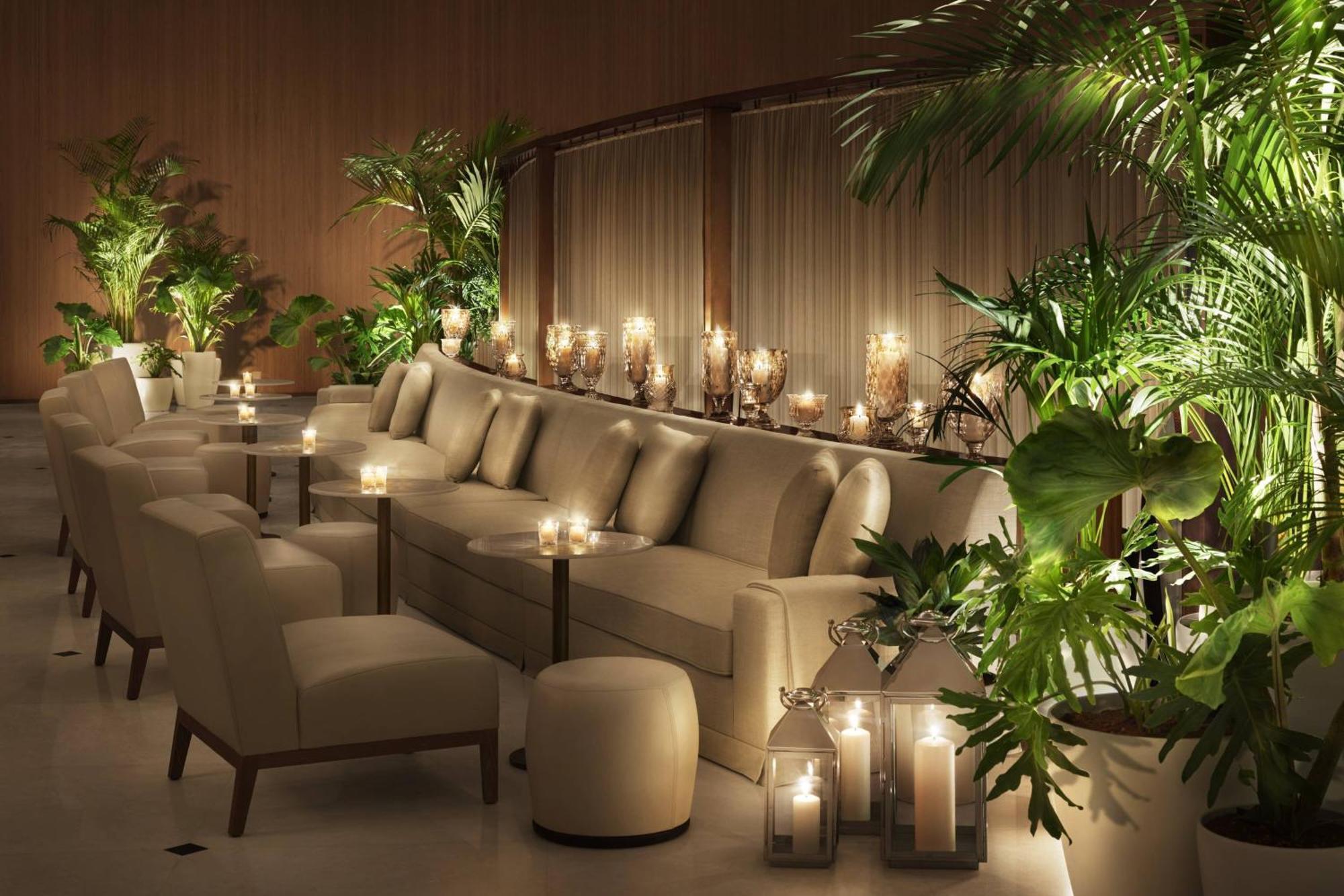 The Abu Dhabi Edition Esterno foto The interior of the lounge