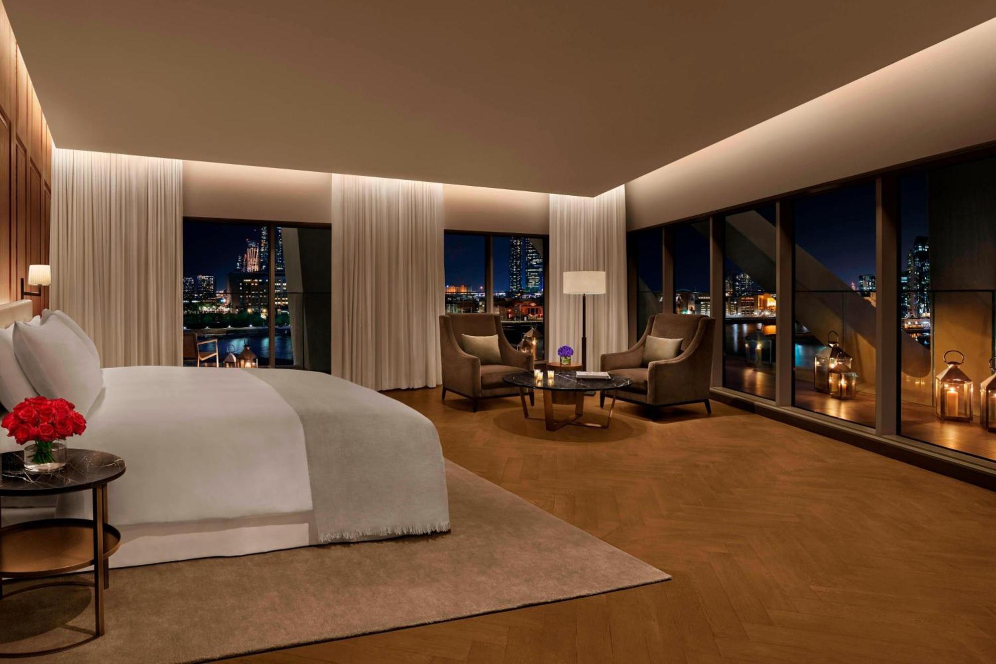 The Abu Dhabi Edition Esterno foto A bedroom at The Ritz-Carlton, New York, Central Park