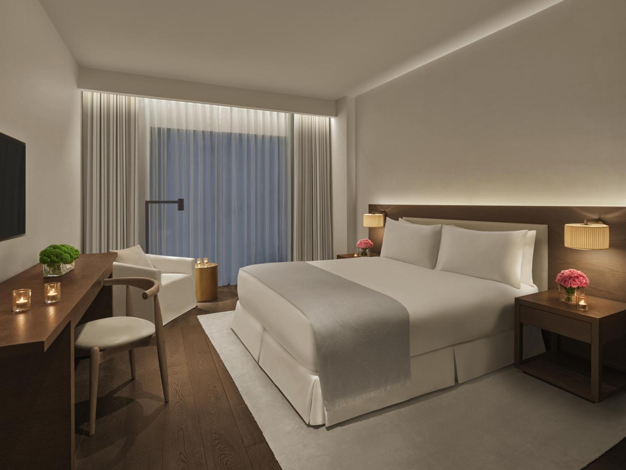 The Abu Dhabi Edition Esterno foto A bedroom at the hotel