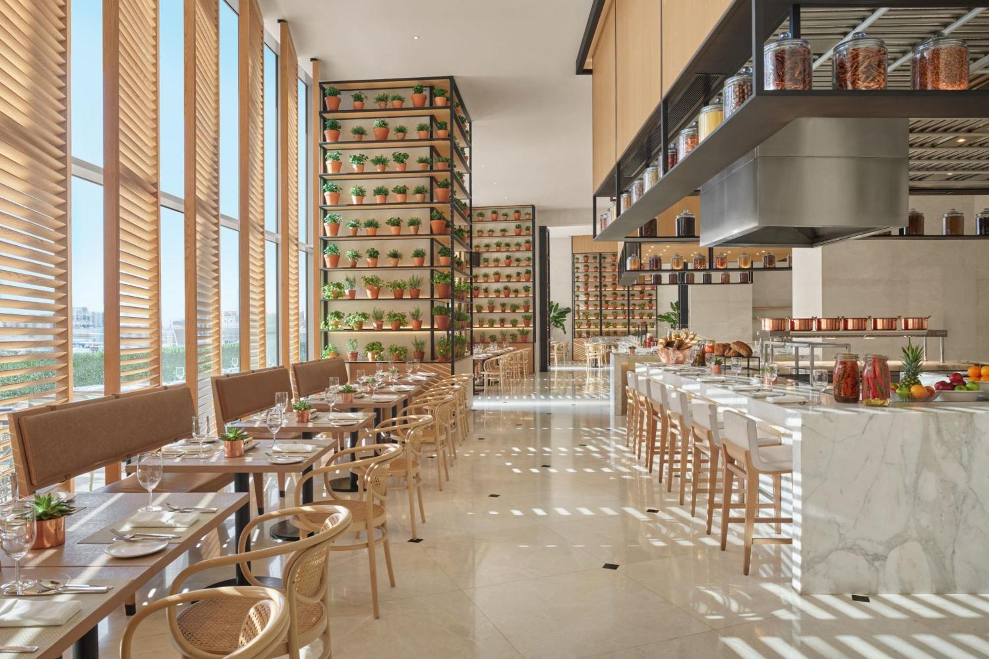 The Abu Dhabi Edition Esterno foto The restaurant